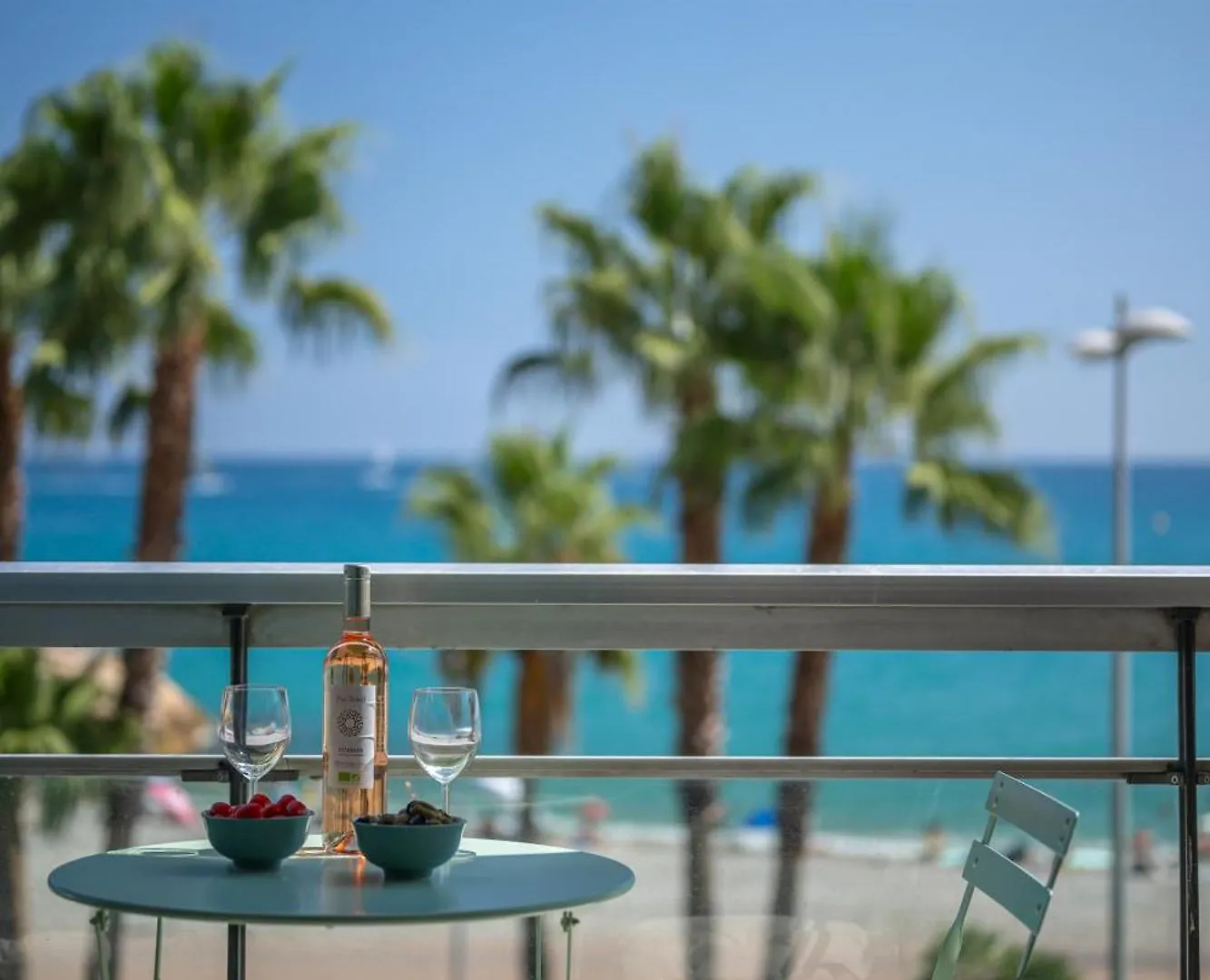 Cosy & Chill Appartements - Superbe Vue Mer, Wifi & Clim Cagnes-sur-Mer France