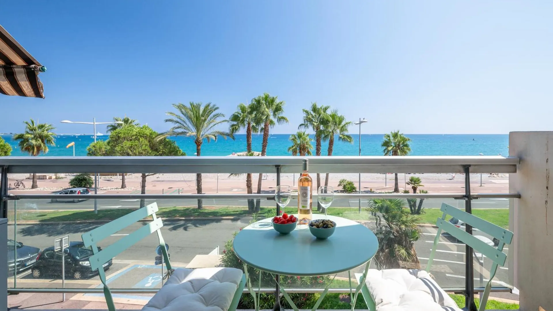 Cosy & Chill Appartements - Superbe Vue Mer, Wifi & Clim Cagnes-sur-Mer