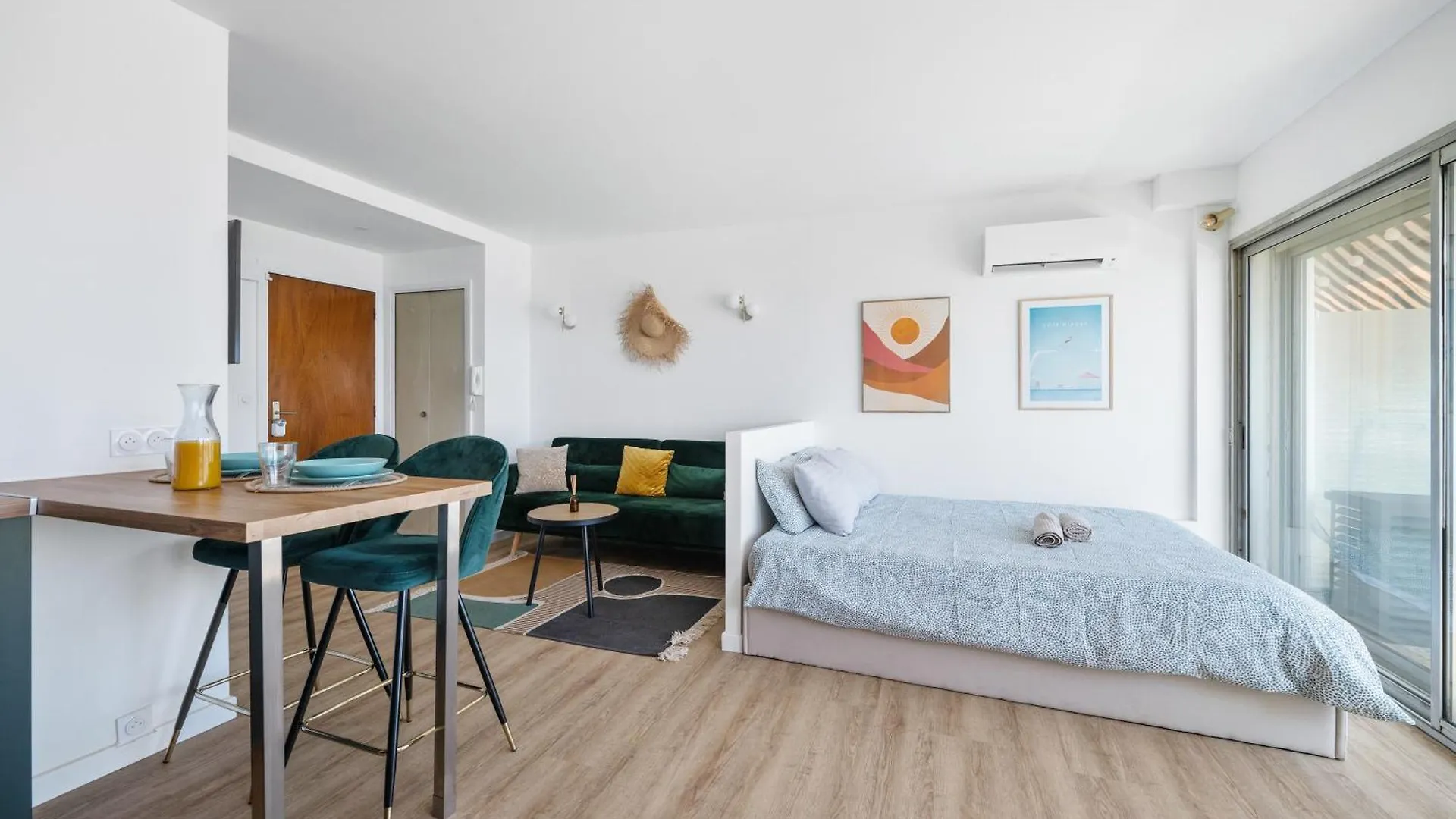 Cosy & Chill Appartements - Superbe Vue Mer, Wifi & Clim Cagnes-sur-Mer